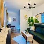 Am Dom, Historische Apartments, Superzentral, 7min Zum Schloss Apartment *