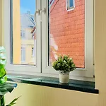 Am Dom, Historische Apartments, Superzentral, 7min Zum Schloss Apartment *