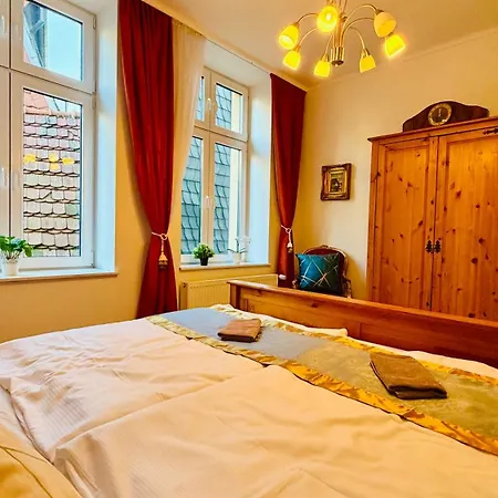 Am Dom, Historische Apartments, Superzentral, 7min Zum Schloss Apartment