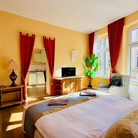Am Dom, Historische Apartments, Superzentral, 7min Zum Schloss Apartment